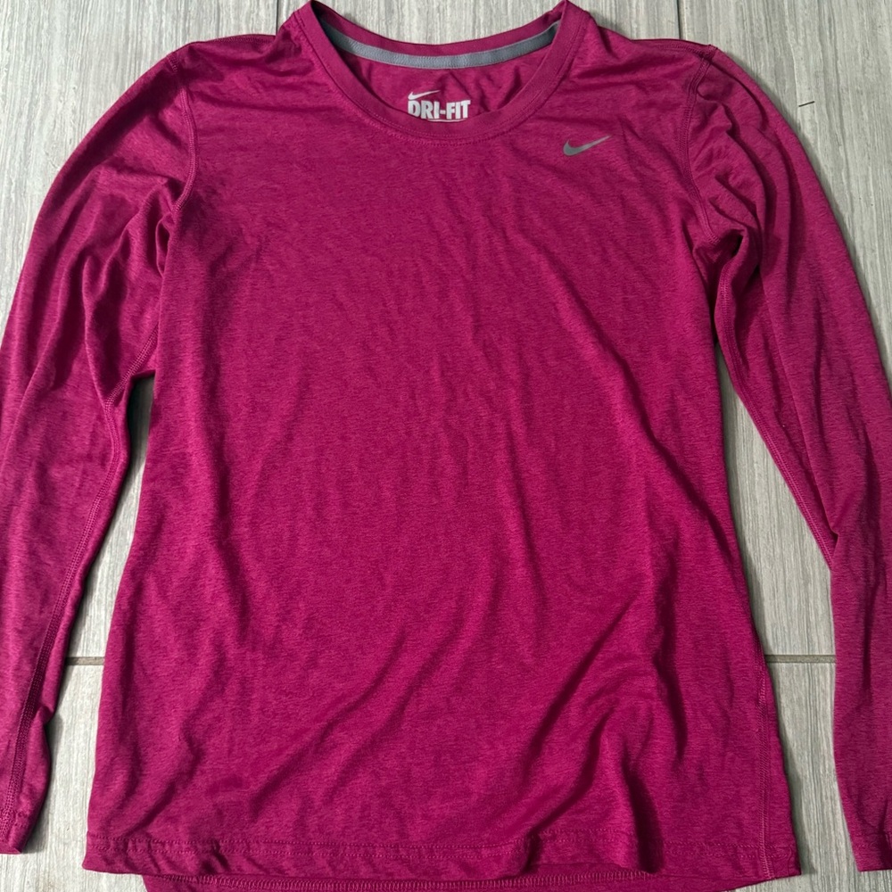 EUC medium Nike Women's Pink Long Sleeve Top